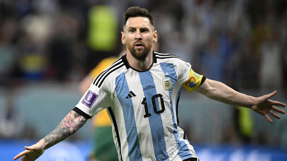 Lionel Messi records triplé