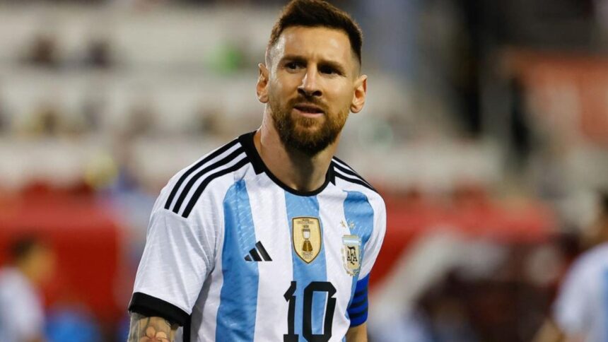 Lionel Messi records triplé