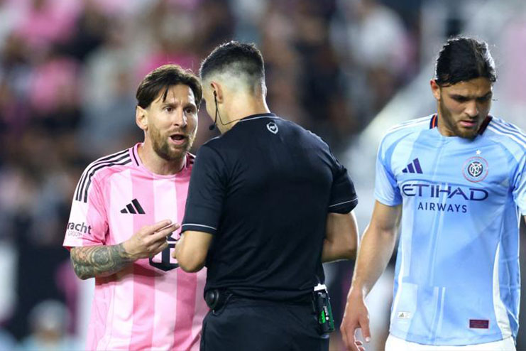 MLS : Messi s'en prend à l'arbitre face à New York