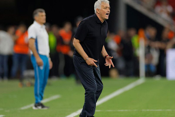 José Mourinho suspendu par la fédération turque