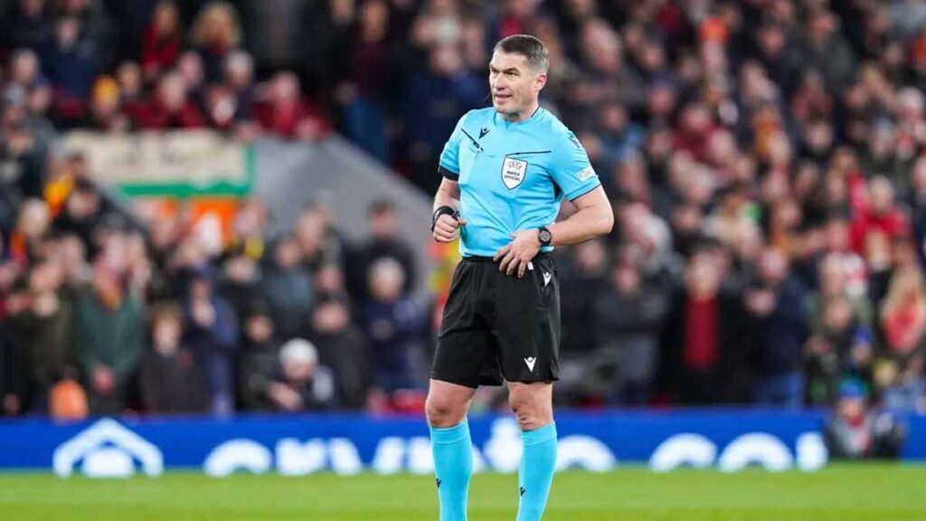 l’arbitre de la finale
