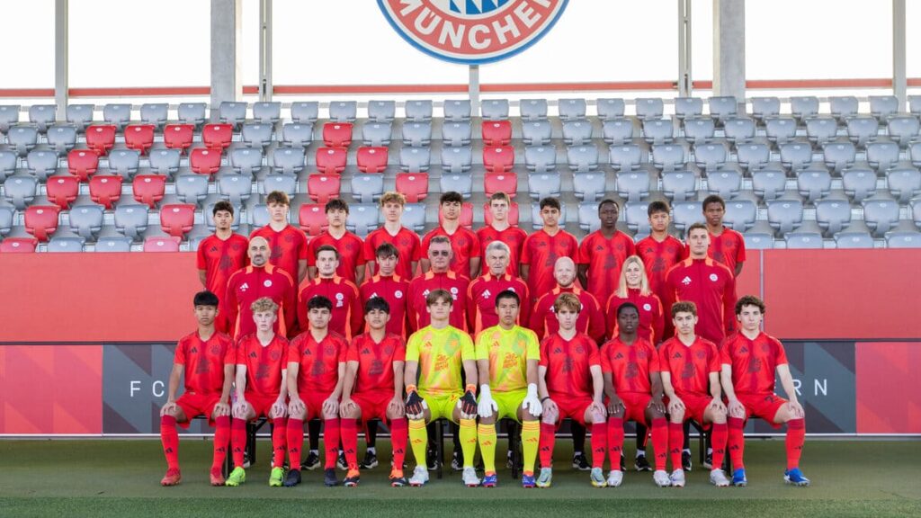 241125 fcbayern gobal academy teamfoto 111