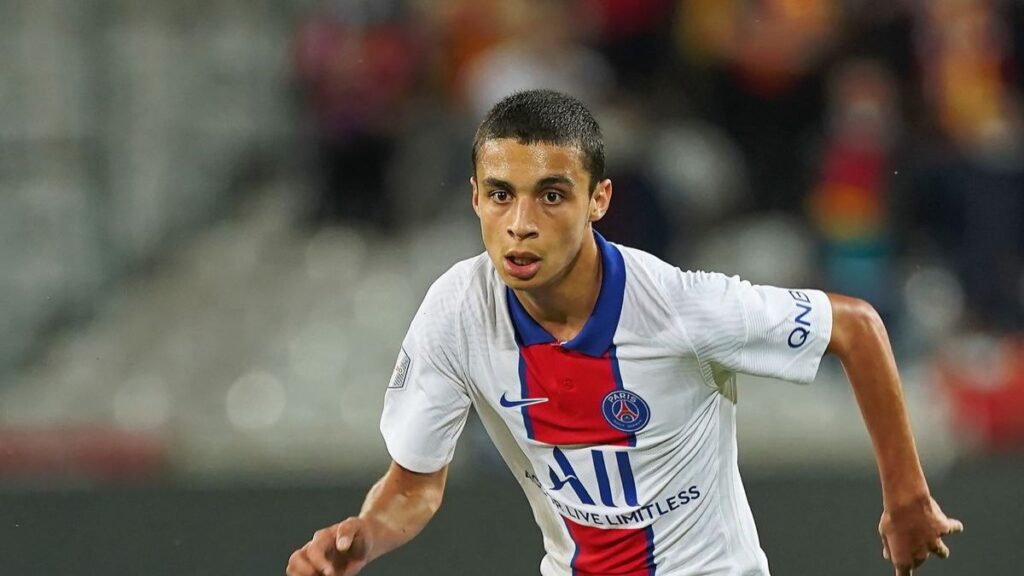 Qui est Kays Ruiz-Atil le jeune joueur passé par le PSG et le Barça?