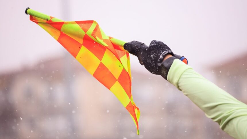 Rôle des arbitres en football
