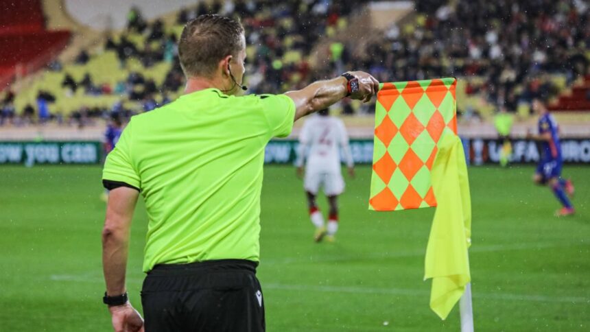 Règle du hors-jeu au football : voici une explication simple