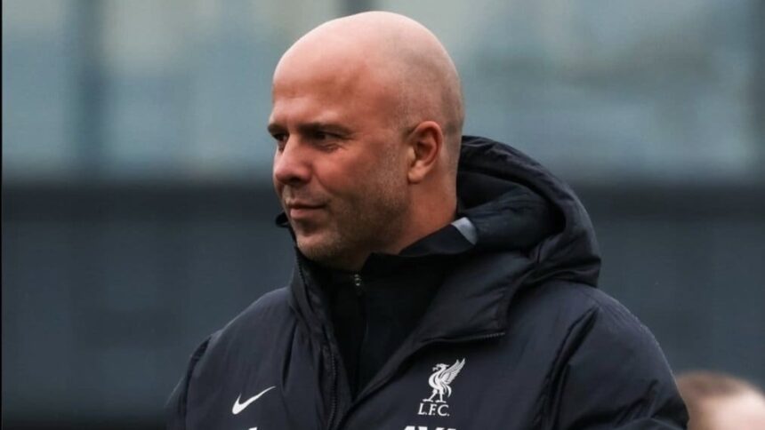 Jamie Carragher recadre Arne Slot