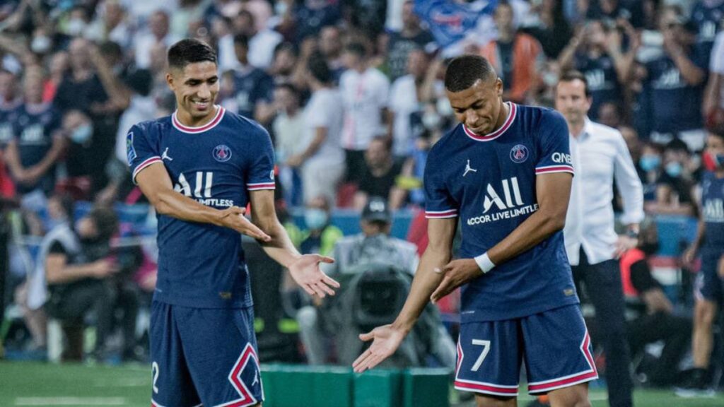 CAN 2025 : Achraf Hakimi réagit à la venue surprise de Kylian Mbappé au Maroc