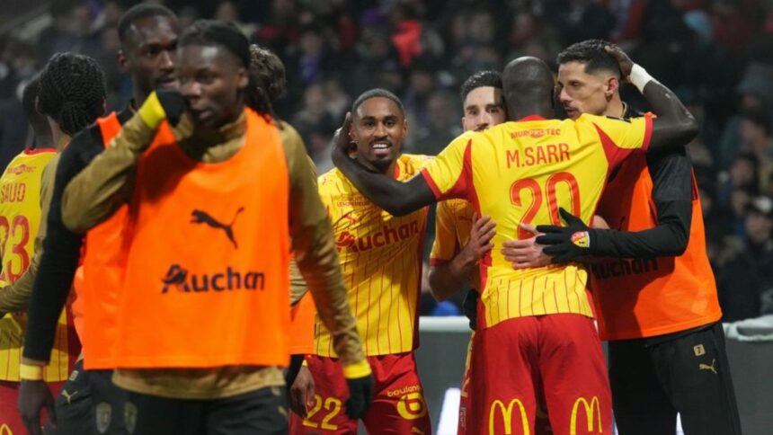 Ligue 1 : Lens domine Toulouse 3-0 et garde la tête du championnat